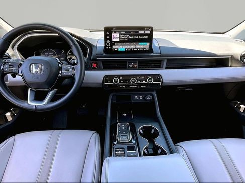 Used 2025 Honda Pilot EX-L image 8