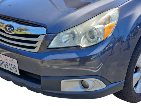 Used 2011 Subaru Outback 2.5i Premium image 9