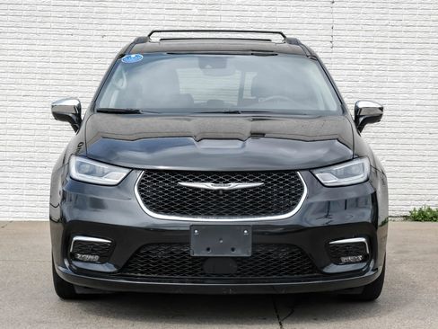Used 2022 Chrysler Pacifica Limited FWD image 4