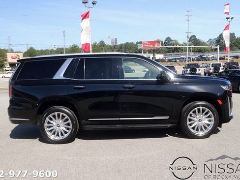 Used 2023 Cadillac Escalade Premium Luxury w/ Performance Package image 4
