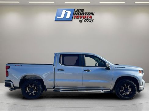 Used 2019 Chevrolet Silverado 1500 Custom w/ Custom Value Package image 4