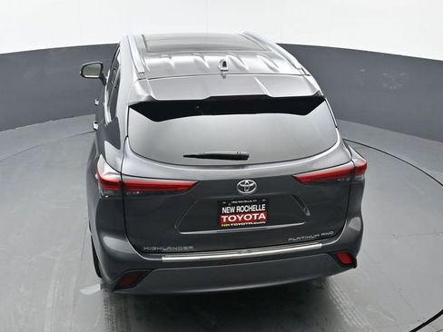 Used 2023 Toyota Highlander Platinum image 49