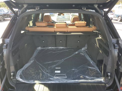 New 2026 BMW X5 M60i w/ Climate Comfort Package image 8