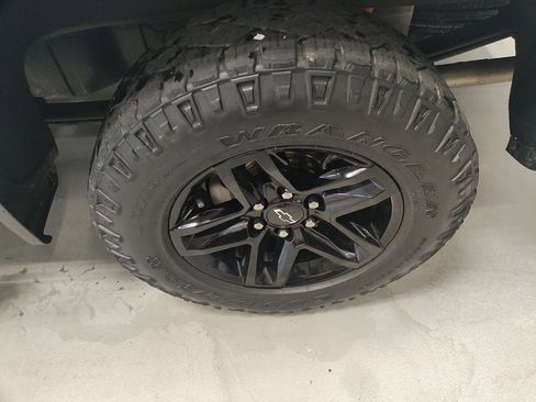 Used 2019 Chevrolet Silverado 1500 LT Trail Boss image 18