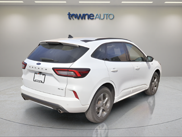 Used 2023 Ford Escape ST-Line w/ Tech Pack #1 AWD/4WD image 4