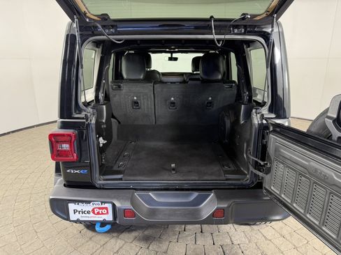 Used 2023 Jeep Wrangler Sahara w/ Cold Weather Group image 7