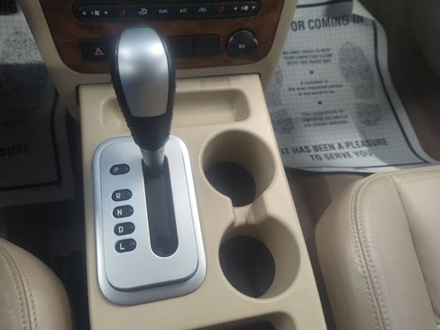 Used 2006 Ford Freestyle Limited image 17