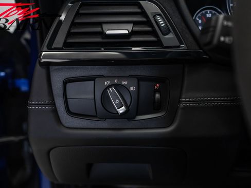 Used 2019 BMW M4 CS w/ Executive Package image 31