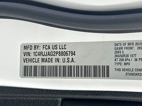 Used 2023 Jeep Grand Cherokee L Laredo RWD image 32