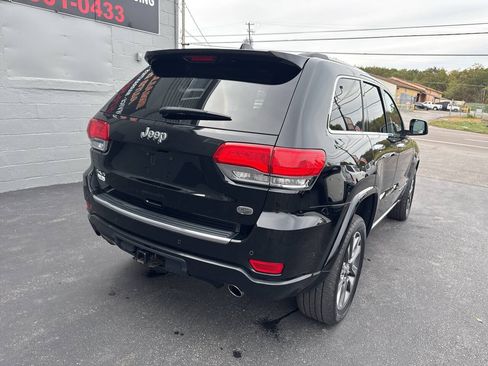 Used 2018 Jeep Grand Cherokee Overland AWD/4WD image 8