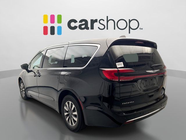 Used 2024 Chrysler Pacifica Limited FWD image 3