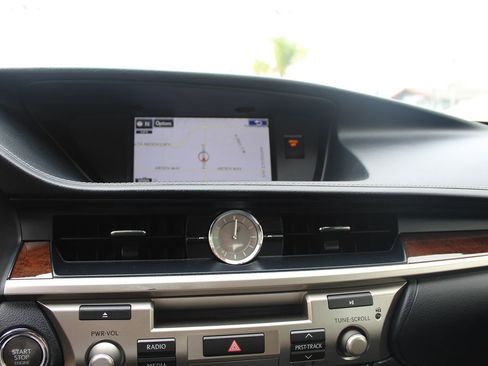 Used 2015 Lexus ES 350 w/ Luxury Package image 27