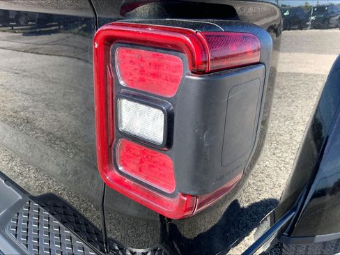 Used 2022 Jeep Gladiator Overland AWD/4WD image 58