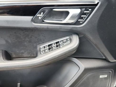 Used 2021 Porsche Macan AWD/4WD image 13