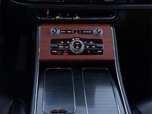 Used 2024 Lincoln Aviator Reserve image 13