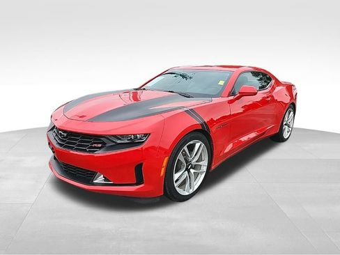 Used 2022 Chevrolet Camaro LT w/ RS Package image 8