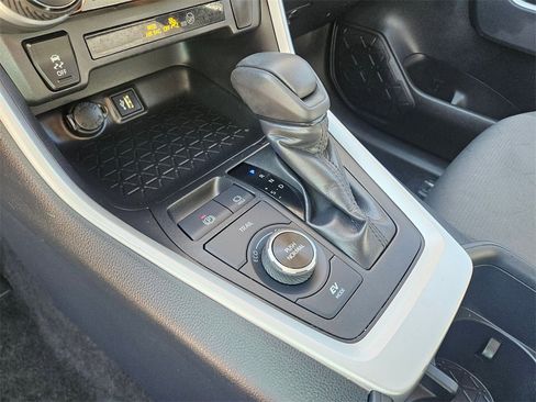 Used 2025 Toyota RAV4 XLE image 25