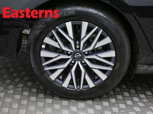 Used 2025 Nissan Altima 2.5 SV image 30