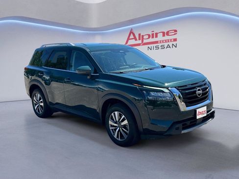 Used 2025 Nissan Pathfinder SL AWD/4WD image 7