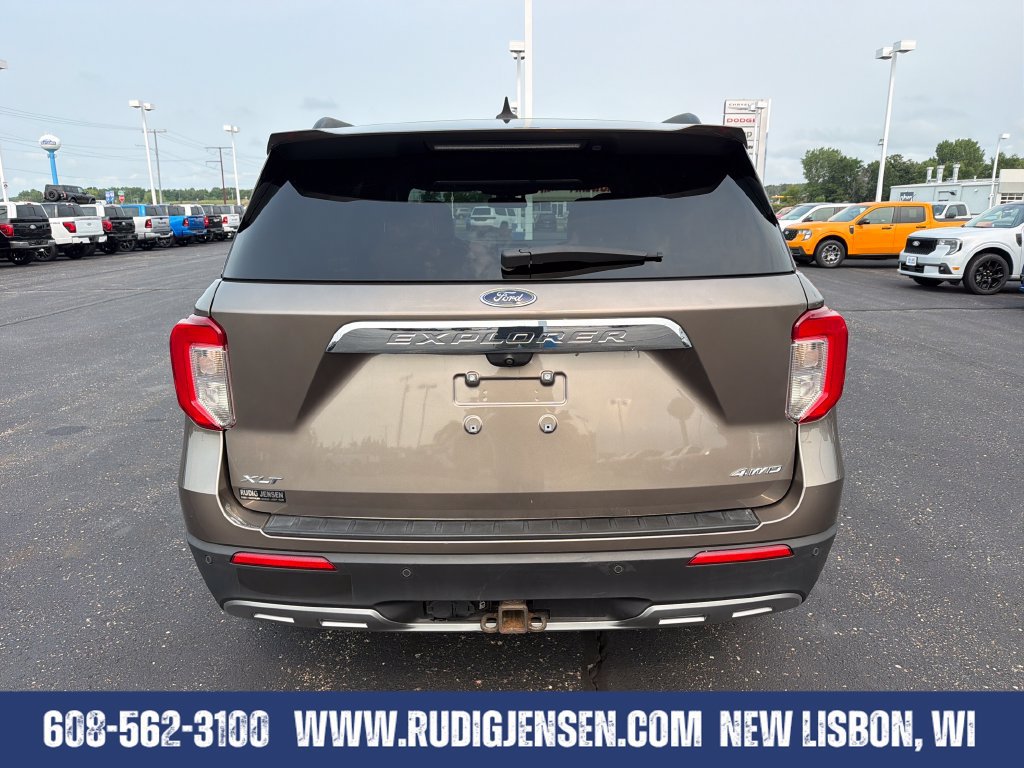 Used 2021 Ford Explorer XLT w/ Equipment Group 202A AWD/4WD image 4