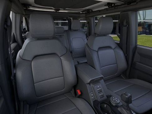 New 2026 Ford Bronco Badlands w/ Sasquatch Package AWD/4WD image 10