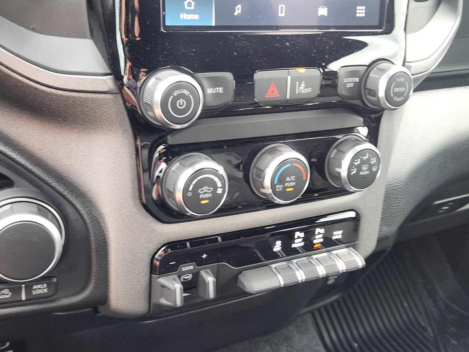New 2026 RAM 1500 Warlock AWD/4WD image 18