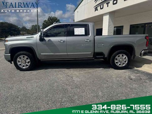 Used 2025 Chevrolet Silverado 2500 High Country w/ High Country Premium Package image 9