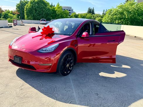 Used 2021 Tesla Model Y Long Range AWD/4WD image 34