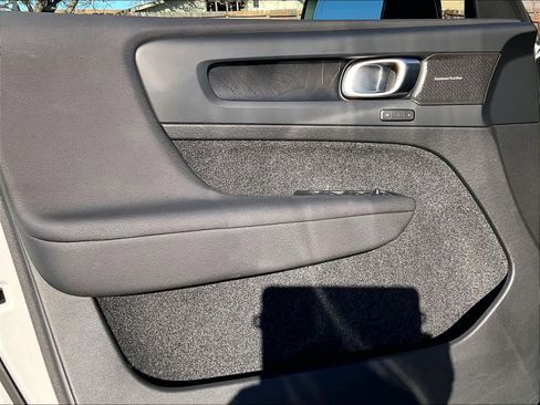 Used 2023 Volvo XC40 Recharge Ultimate w/ Protection Package Premier image 26