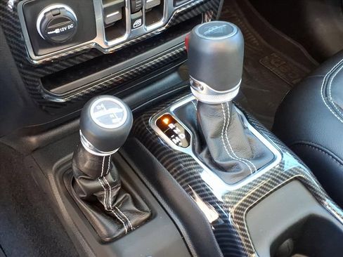 Used 2023 Jeep Gladiator Overland w/ Cold Weather Group image 26