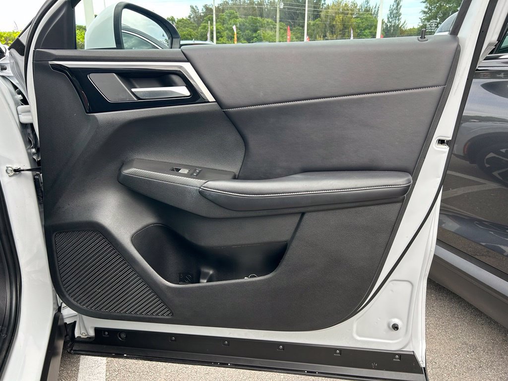 Used 2024 Mitsubishi Outlander SE AWD/4WD image 39