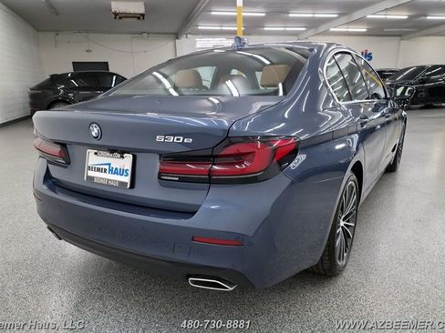 Used 2023 BMW 530e w/ Premium Package RWD image 12