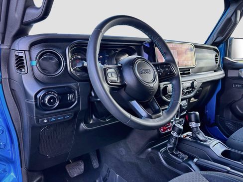 Used 2024 Jeep Wrangler Unlimited Rubicon 4xe AWD/4WD image 10