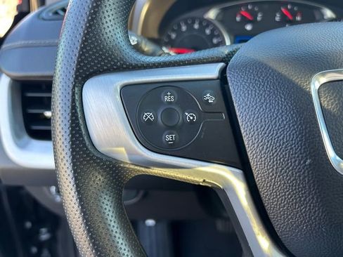 Used 2024 GMC Terrain SLE image 23