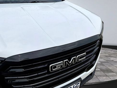 Used 2024 GMC Terrain SLT w/ LPO, 'HIT The Road' Package AWD/4WD image 34