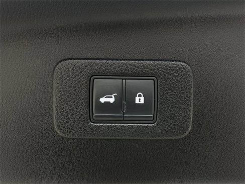 Used 2022 Nissan Armada Platinum w/ Captain's Chairs Package image 35