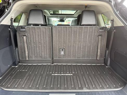 Used 2021 Toyota Highlander Platinum AWD/4WD image 12