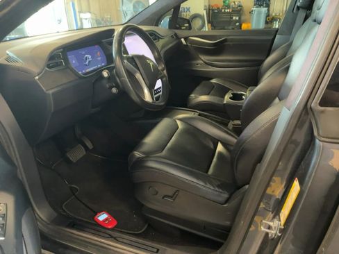 Used 2017 Tesla Model X 100D image 4