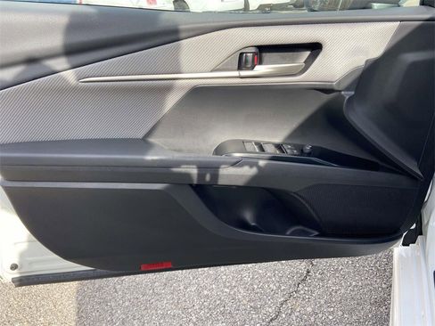 Used 2025 Toyota Camry SE w/ Multimedia Upgrade Package image 11