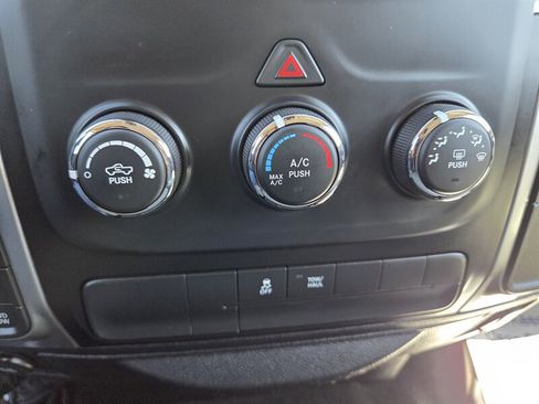 Used 2018 RAM 1500 Classic SLT image 20