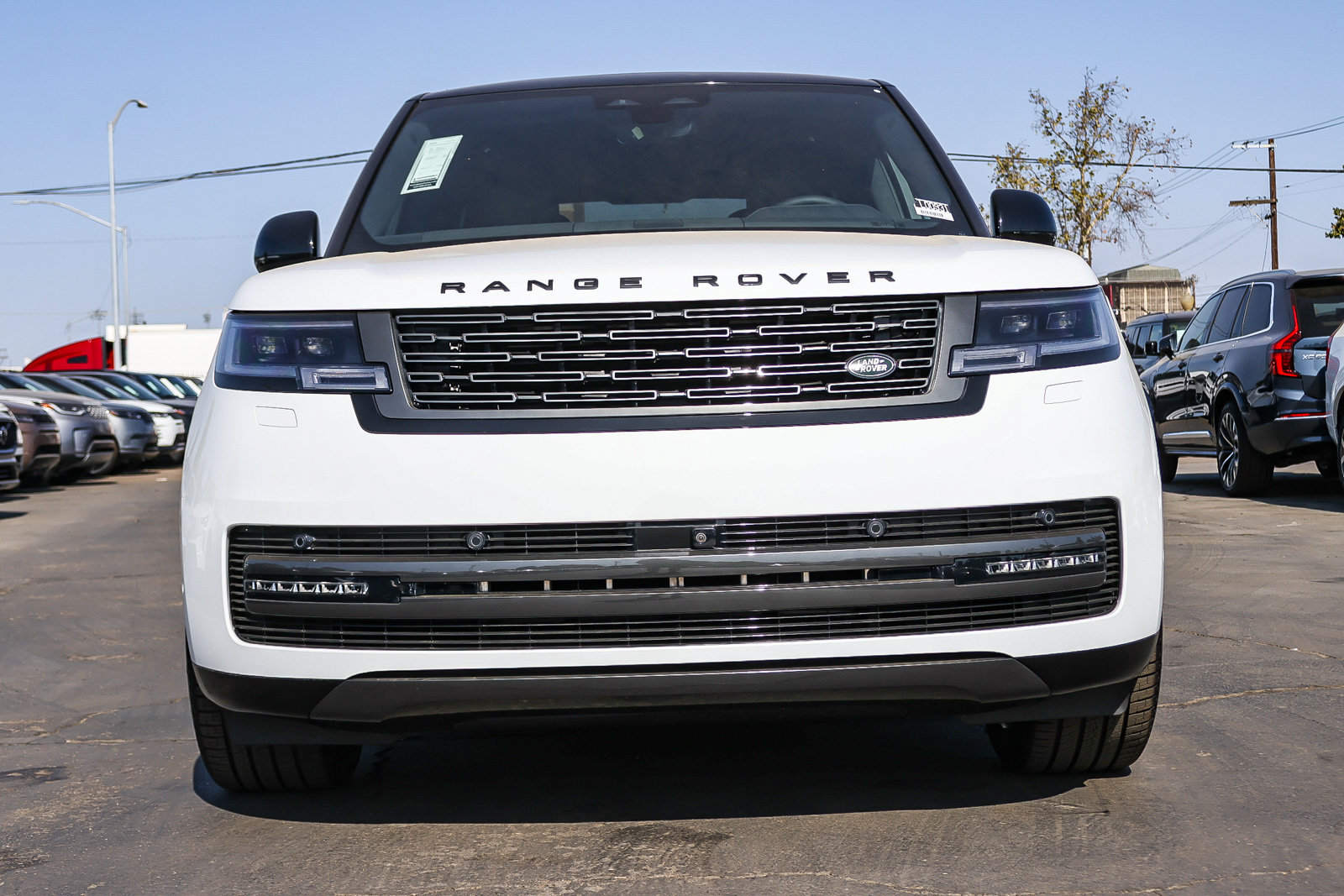 New 2026 Land Rover Range Rover SE AWD/4WD image 2