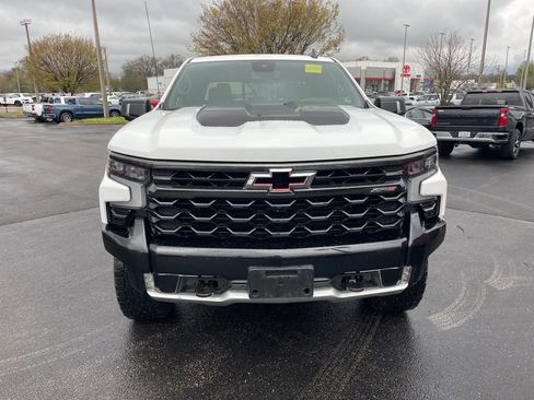 Used 2023 Chevrolet Silverado 1500 ZR2 AWD/4WD image 2