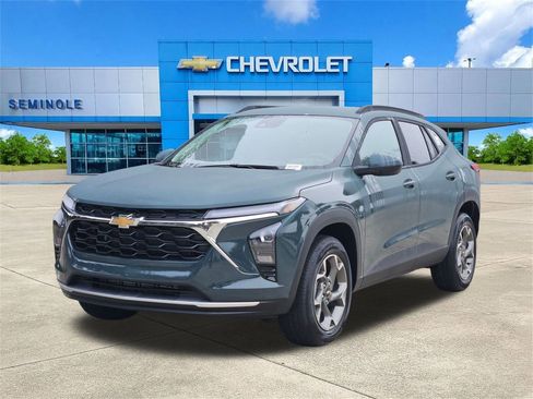 New 2026 Chevrolet Trax LT w/ Driver Confidence Package image 2