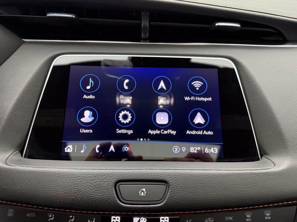 Used 2022 Cadillac XT4 Sport w/ Comfort Package AWD/4WD image 5