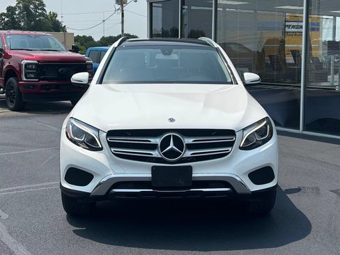 Used 2019 Mercedes-Benz GLC 300 4MATIC image 2