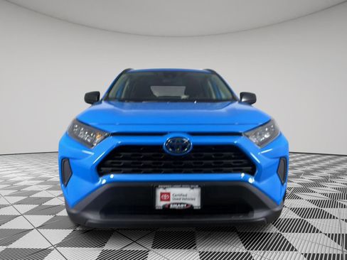 Used 2021 Toyota RAV4 LE image 16