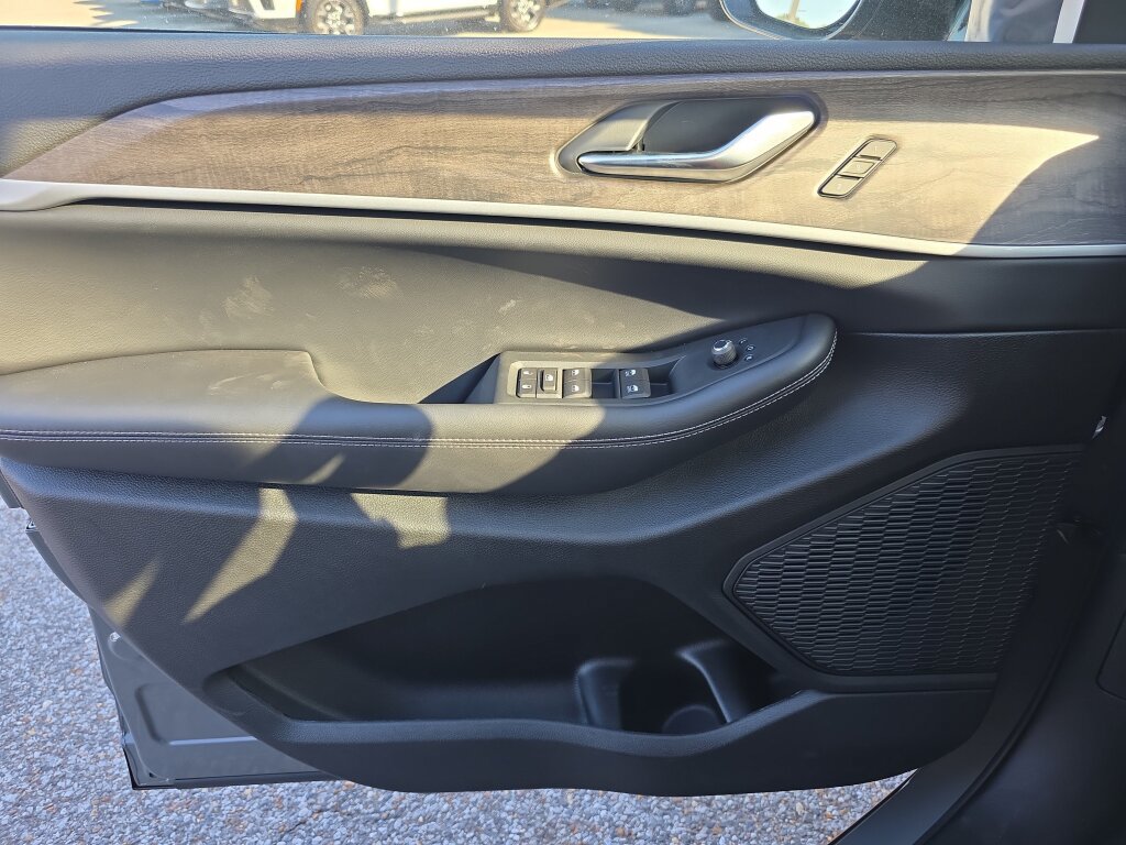 New 2027 Jeep Grand Cherokee Limited RWD image 8