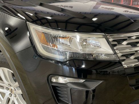 Used 2018 Ford Explorer XLT w/ Equipment Group 202A AWD/4WD image 10