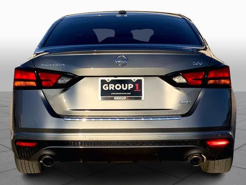 Used 2022 Nissan Altima 2.5 SV w/ SV Premium Package image 4