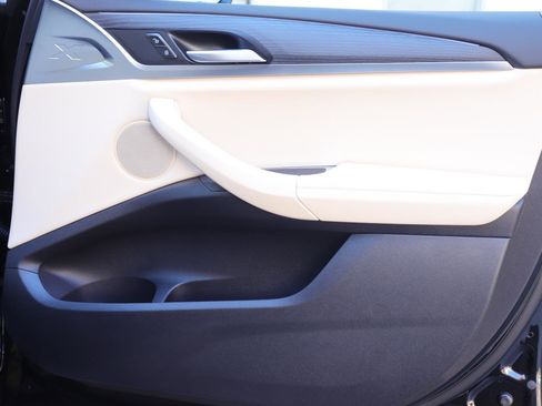 New 2025 BMW X4 xDrive30i w/ Premium Package image 18